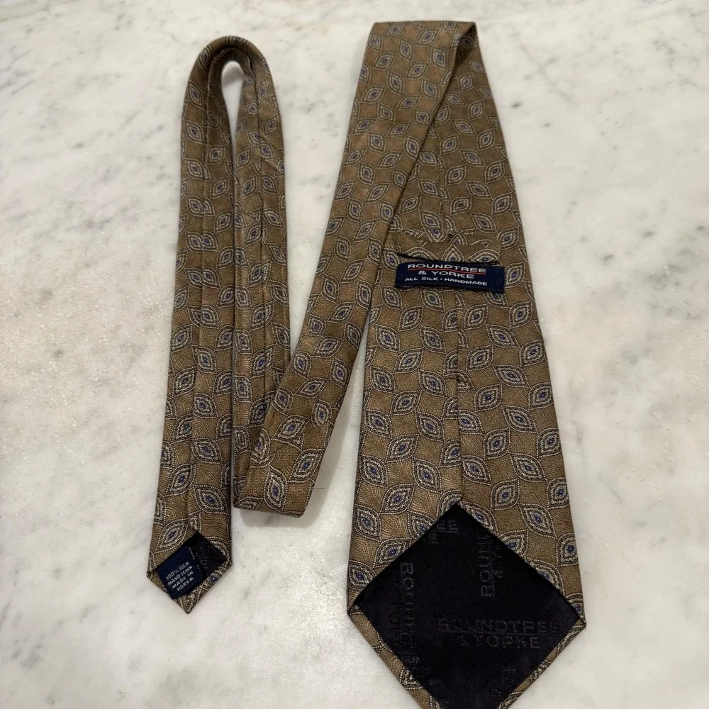 Roundtree & Yorke Silk Necktie Handmade Leaf Pattern Brown Blue‎